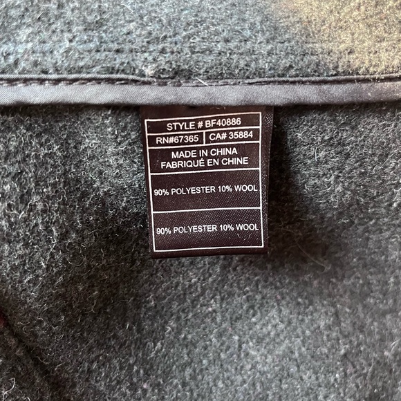 BB Dakota Charcoal and Burgundy Plaid Cape with Faux Fur Collar - Picture 6 of 8